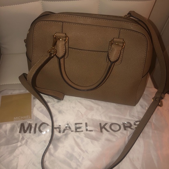 mk handbag - Picture 2 of 3